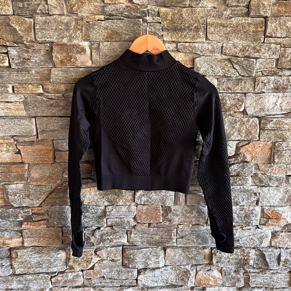 Zara Technical Cropped Long Sleeve Zip Top - Picture 12 of 14